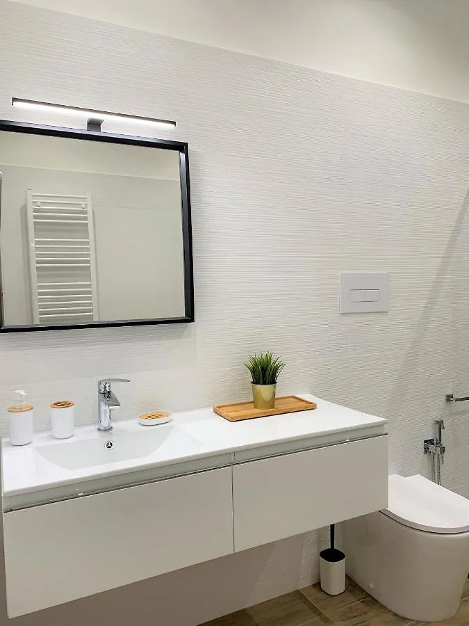 Rosato Suites 2 - Appartamento Moderno E Confortevole Con Spazio Esterno Tra Mondello E Il Centro Storico Palermo Italy