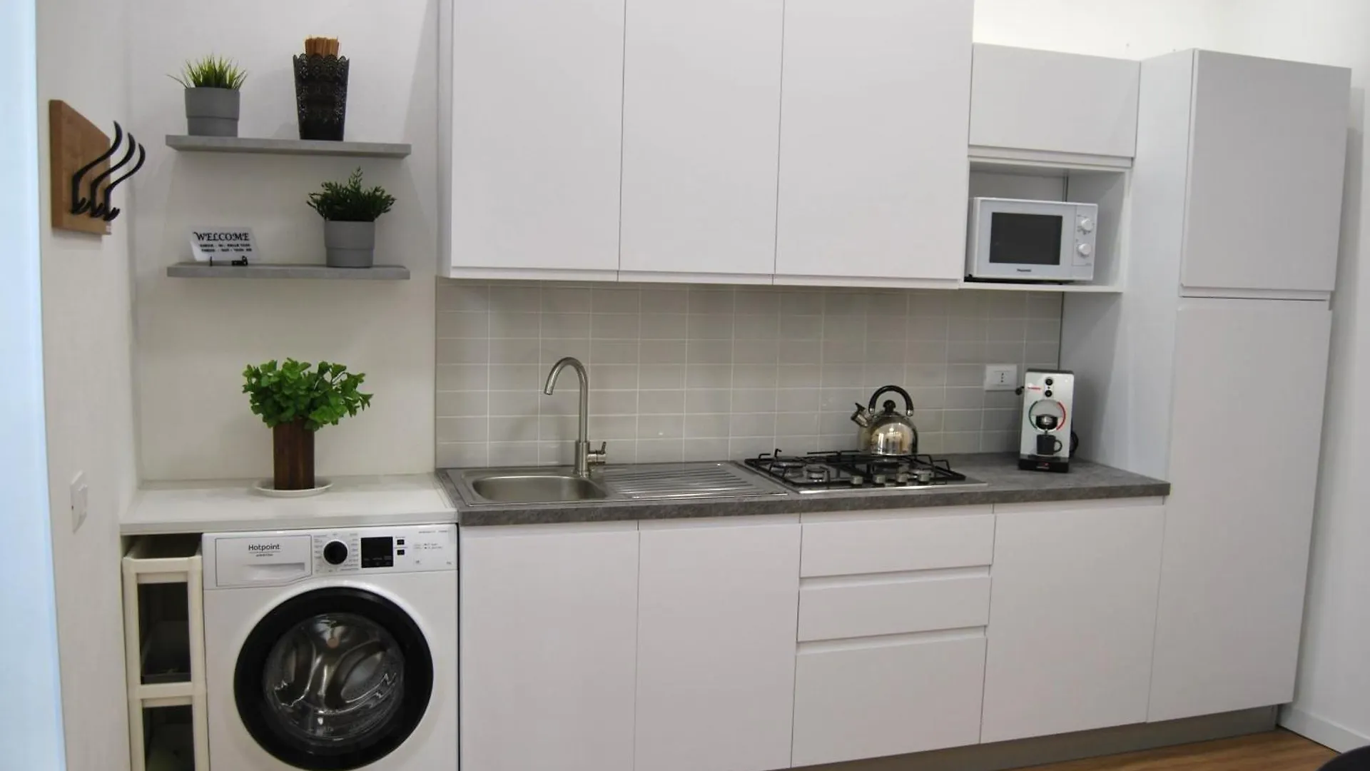 Apartment Rosato Suites 2 - Appartamento Moderno E Confortevole Con Spazio Esterno Tra Mondello E Il Centro Storico Palermo